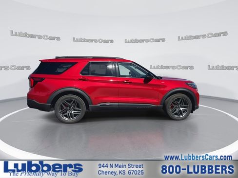 Used 2025 Ford Explorer ST-Line w/ ST-Line Street Pack image 9