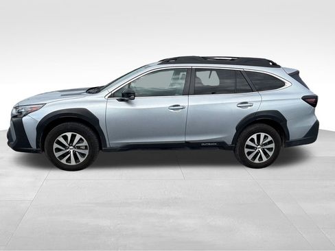 Used 2024 Subaru Outback Premium AWD/4WD image 4