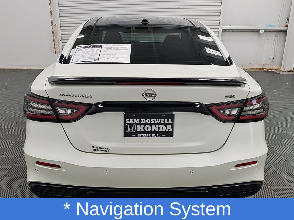Used 2023 Nissan Maxima SR w/ Sport Mat Group FWD image 9