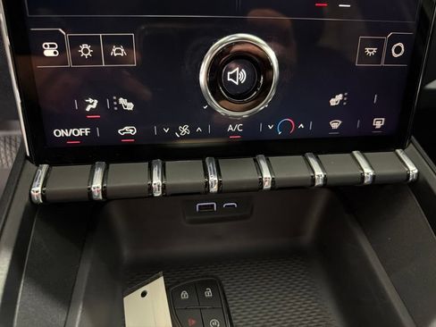 Certified 2025 GMC Terrain Elevation AWD/4WD image 28
