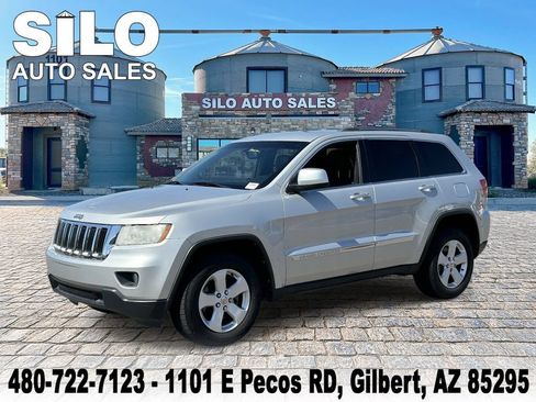 Used 2013 Jeep Grand Cherokee Laredo RWD image 1