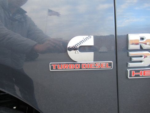 Used 2017 RAM 3500 Tradesman w/ Chrome Appearance Group image 9