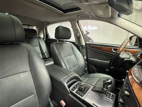 Used 2015 Hyundai Equus Signature RWD image 40