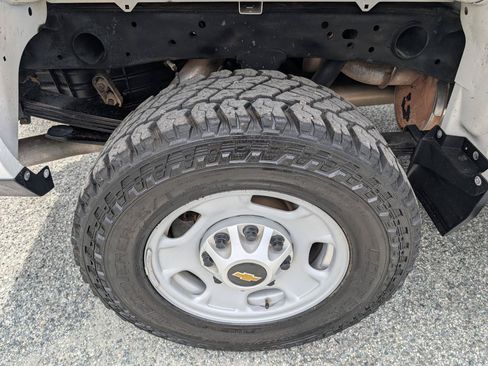 Used 2019 Chevrolet Silverado 2500 W/T AWD/4WD image 6
