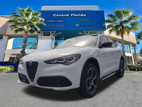 Used 2024 Alfa Romeo Stelvio Veloce image 9