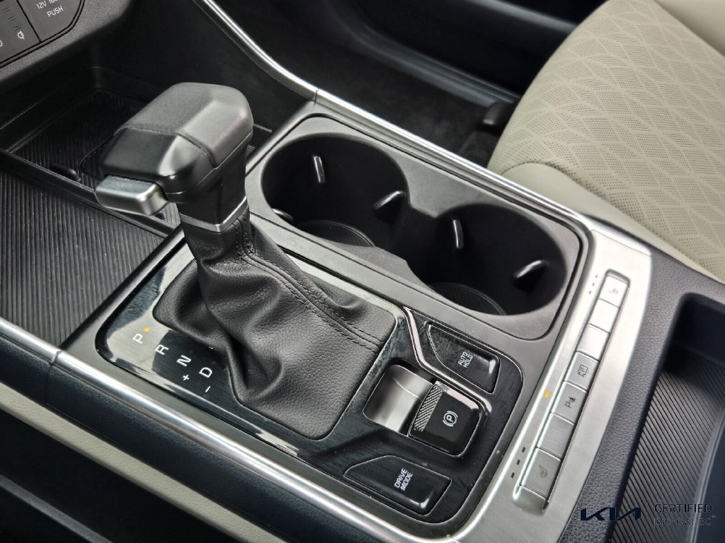 Certified 2025 Kia Carnival EX FWD image 24