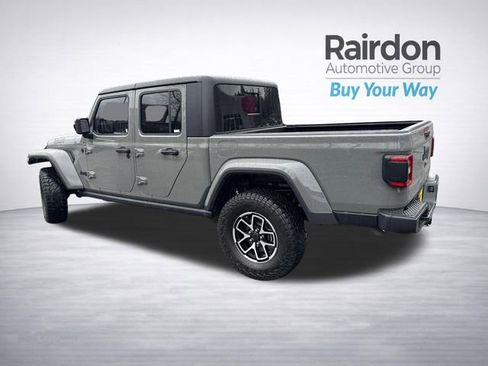 Used 2021 Jeep Gladiator Willys image 6