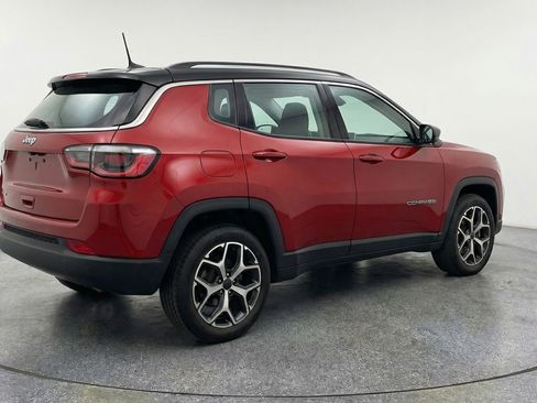 Used 2025 Jeep Compass Limited image 9