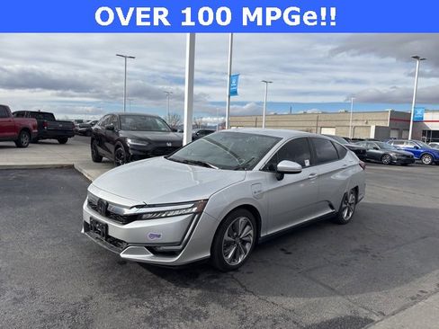 Used 2018 Honda Clarity Touring image 2