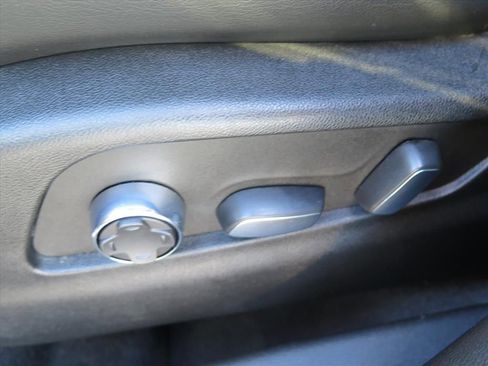 Used 2024 Cadillac XT4 Premium Luxury image 11