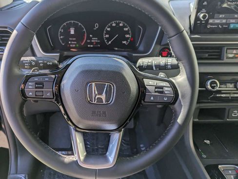 New 2025 Honda Pilot Touring image 13