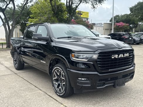Used 2025 RAM 1500 Laramie w/ Sport Appearance Package AWD/4WD image 15