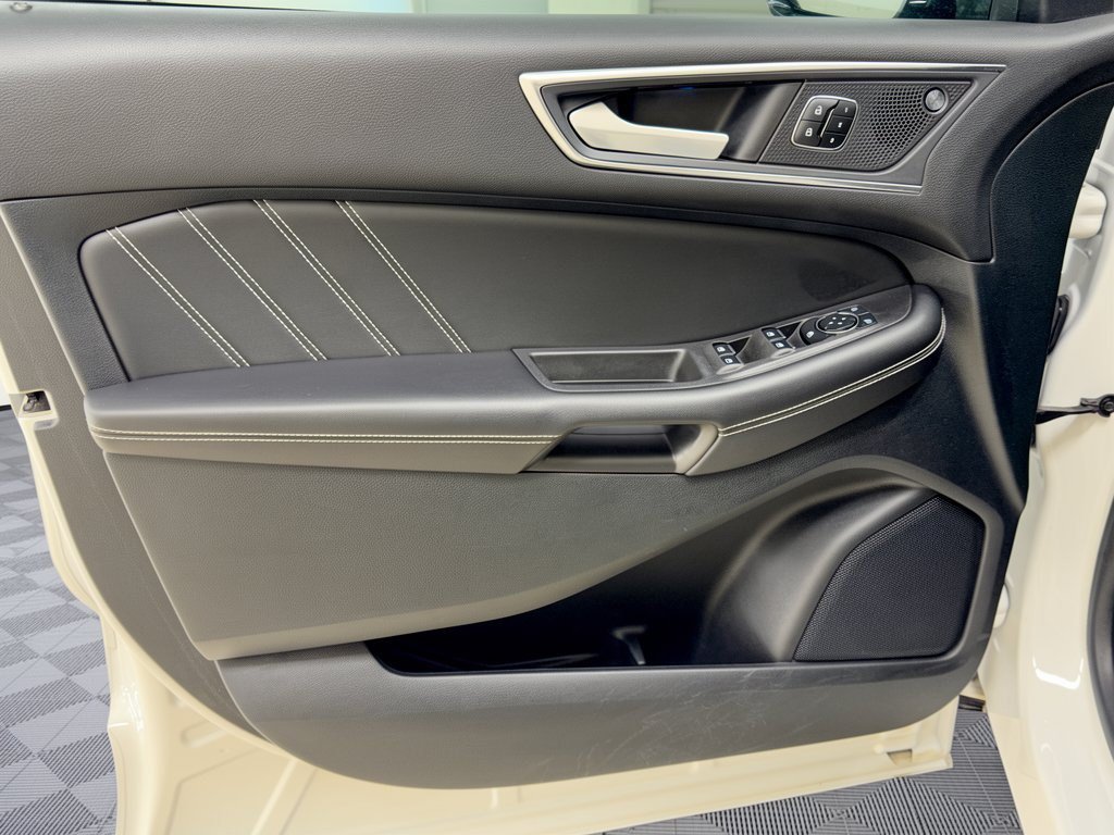 Used 2023 Ford Edge ST AWD/4WD image 14