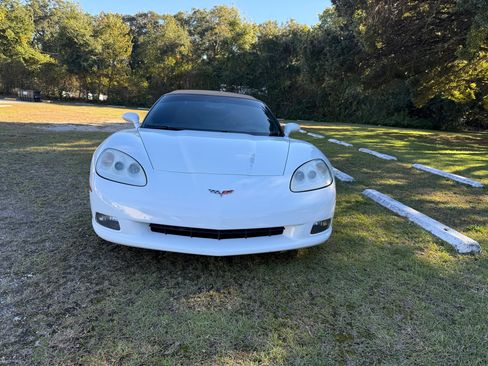 Used 2007 Chevrolet Corvette Convertible w/ Preferred Equipment Group image 11