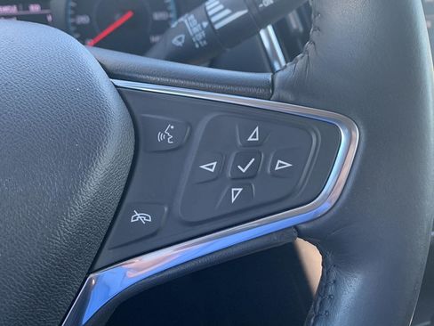 Used 2018 Chevrolet Equinox LT FWD image 12