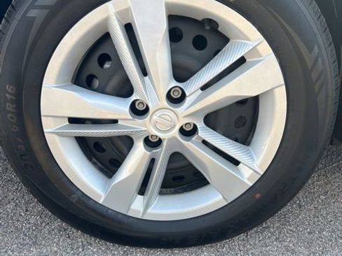 Used 2024 Nissan Kicks S image 31