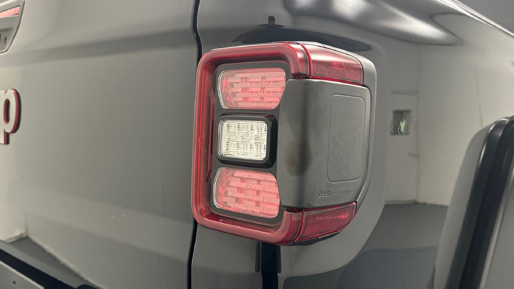 Used 2020 Jeep Gladiator Rubicon AWD/4WD image 23