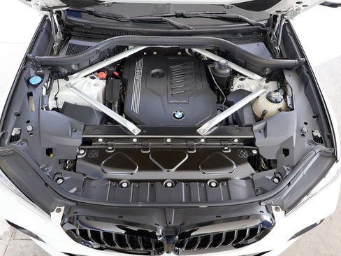 Used 2020 BMW X5 xDrive40i w/ M Sport Package AWD/4WD image 12