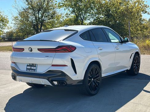 New 2026 BMW X6 xDrive40i w/ Climate Comfort Package image 8