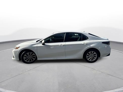 Used 2024 Toyota Camry LE FWD image 9