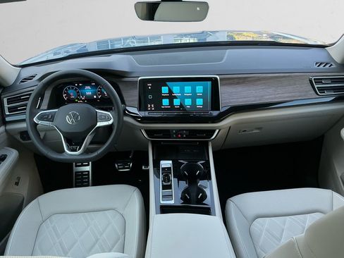 New 2026 Volkswagen Atlas SEL Premium R-Line image 10