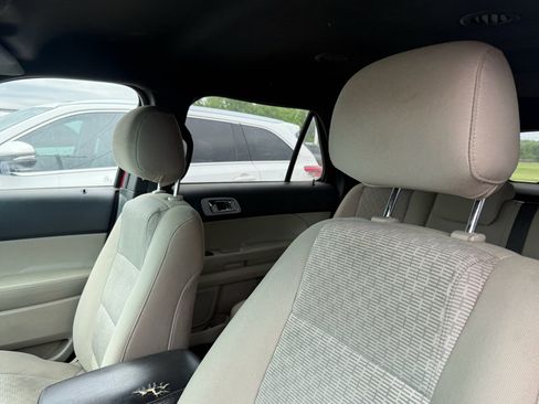 Used 2014 Ford Explorer XLT w/ Equipment Group 201A AWD/4WD image 12