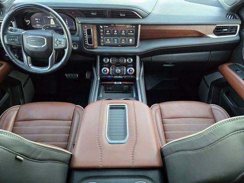 Used 2023 GMC Yukon Denali Ultimate image 13