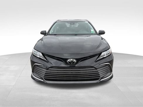 Used 2023 Toyota Camry LE image 9