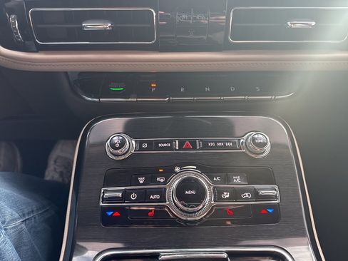 Certified 2023 Lincoln Nautilus AWD image 33