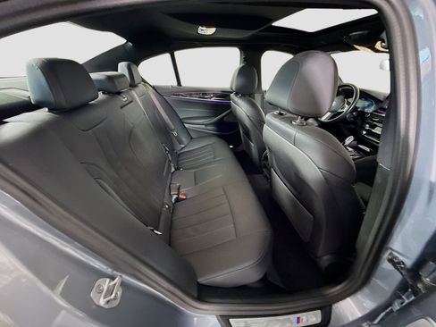 Used 2023 BMW 530e w/ M Sport Package image 27