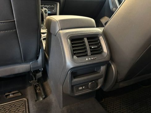 Used 2022 Volkswagen Tiguan SE AWD/4WD image 21