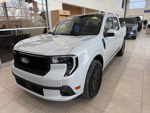 New 2026 Ford Maverick Lobo AWD/4WD image 3