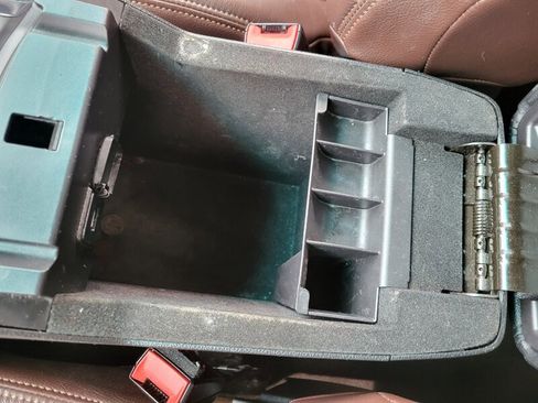 Used 2016 Ford Explorer XLT w/ Equipment Group 201A FWD image 22