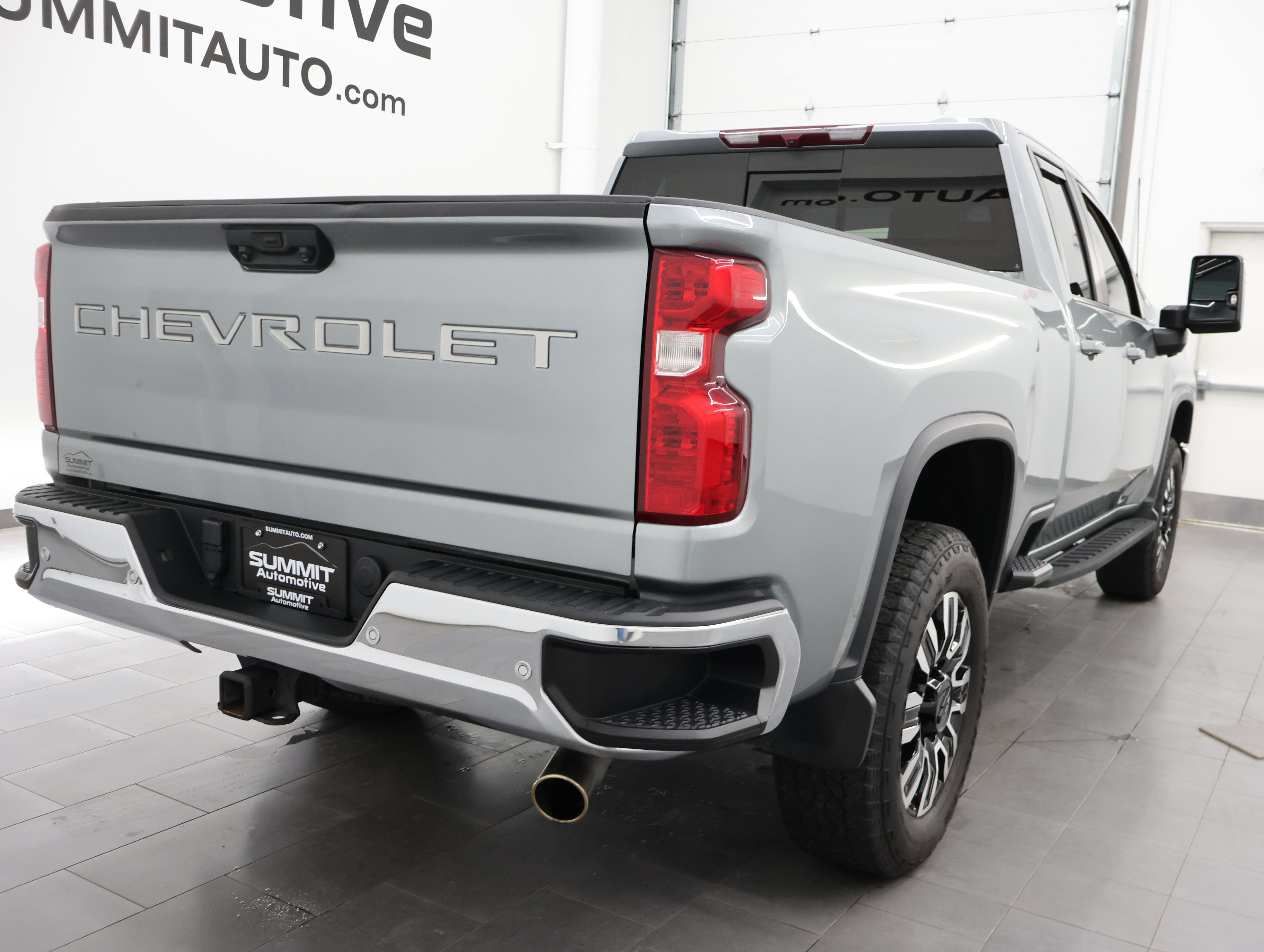 Used 2024 Chevrolet Silverado 2500 LT AWD/4WD image 4