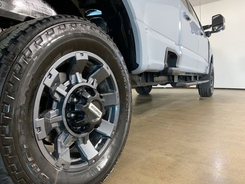 Used 2024 Ford F250 Lariat w/ Sport Appearance Package image 9
