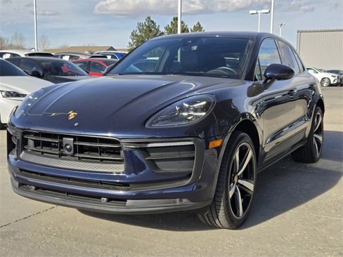 Used 2022 Porsche Macan image 42