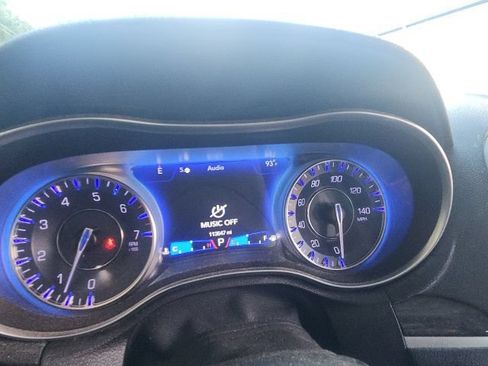 Used 2019 Chrysler 300 Touring w/ Sport Appearance Package RWD image 10