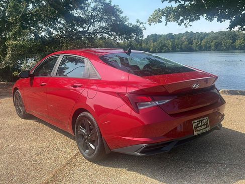 Used 2023 Hyundai Elantra SEL FWD image 8