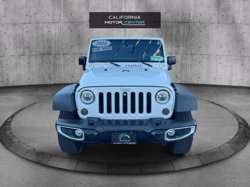 Used 2016 Jeep Wrangler Unlimited Sport w/ Connectivity Group AWD/4WD image 2