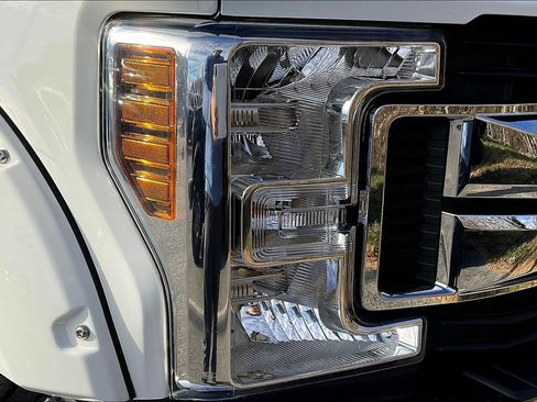 Used 2019 Ford F250 Lariat w/ FX4 Off-Road Package AWD/4WD image 24