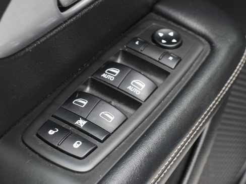 Used 2021 Chrysler Pacifica Touring w/ S Appearance Package image 18