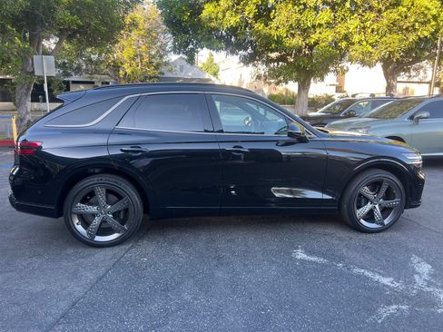 Used 2023 Genesis GV70 2.5T w/ Sport Prestige Package AWD/4WD image 6