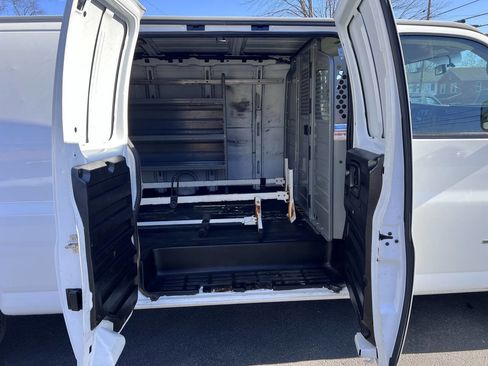 Used 2019 GMC Savana 2500 Extended image 17