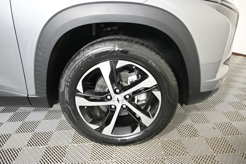 Used 2024 Chevrolet Trax RS w/ Driver Confidence Package FWD image 11