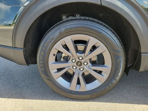 Certified 2023 Ford Explorer XLT w/ Equipment Group 202A AWD/4WD image 5