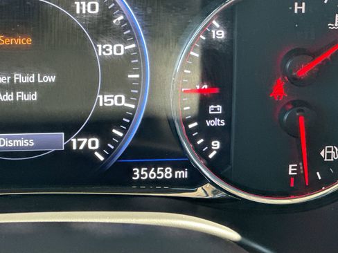 Used 2023 GMC Acadia Denali image 15