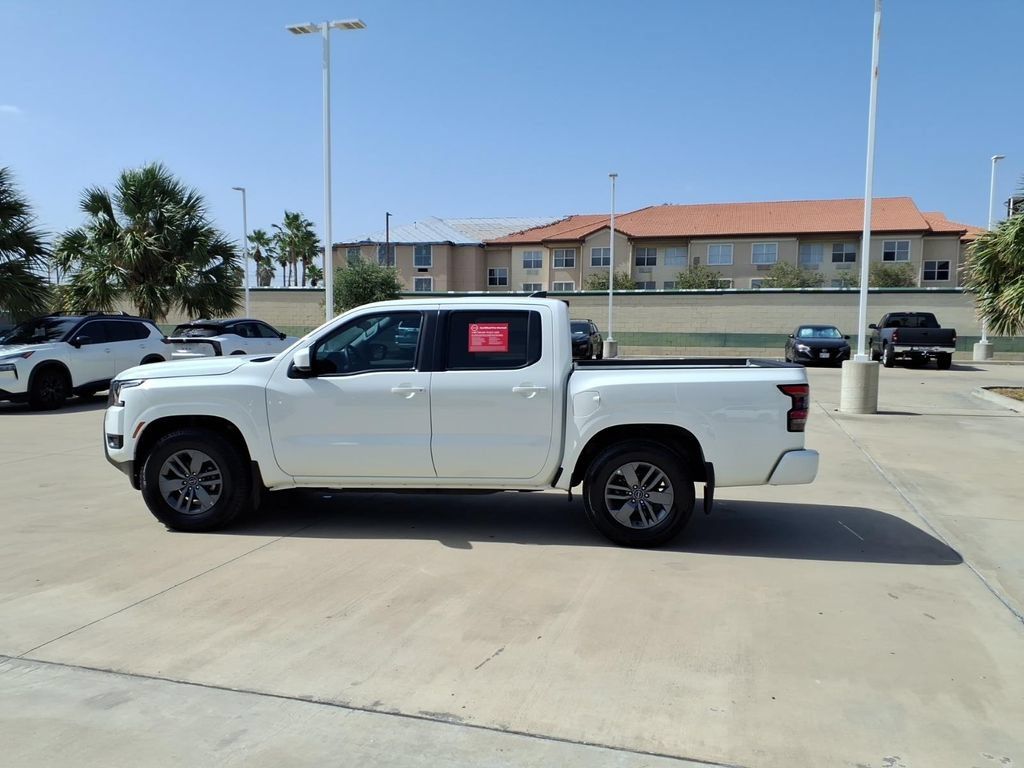Used 2026 Nissan Frontier SV RWD image 2