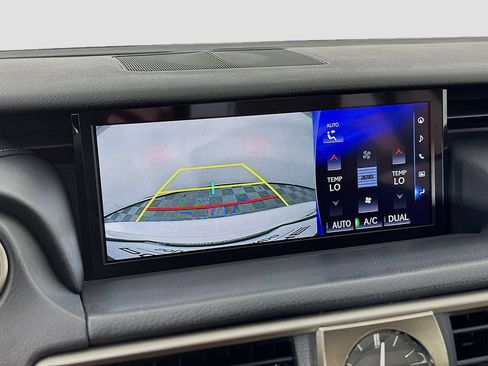 Used 2019 Lexus IS 300 AWD image 17
