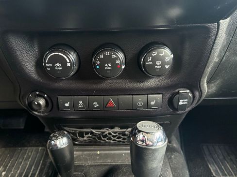 Used 2014 Jeep Wrangler Unlimited Sahara w/ Dual Top Group image 20