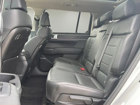 Used 2025 Hyundai Santa Fe Limited AWD/4WD image 16
